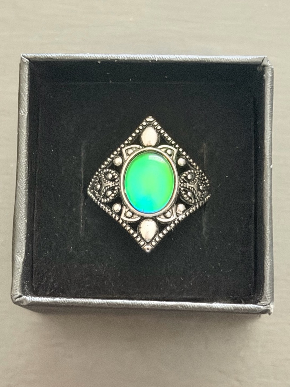 Vintage Sterling Silver Plated Ornate Boho Mood Ring + Color Chart & Gift Box